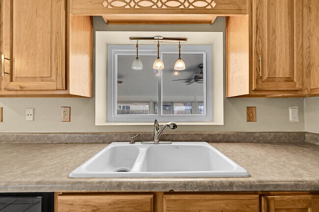 1380 Ride Ln in Colorado Springs, CO - Building Photo - Building Photo