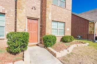 5848 Burgundy Rose Dr in Fort Worth, TX - Building Photo - Building Photo