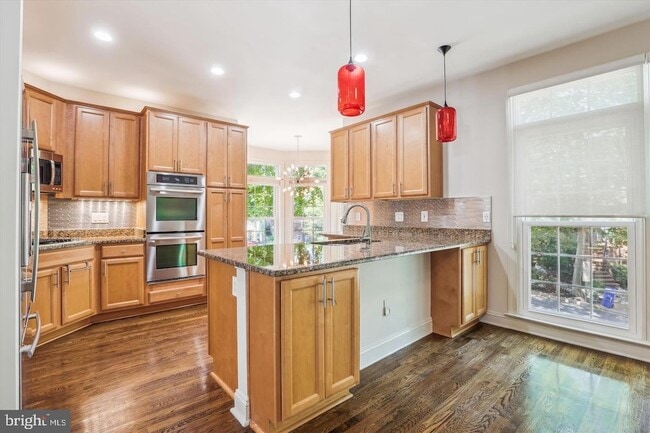 1596 N Colonial Terrace in Arlington, VA - Building Photo - Building Photo