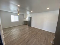 13453 Jetmore Ave in Paramount, CA - Building Photo - Building Photo