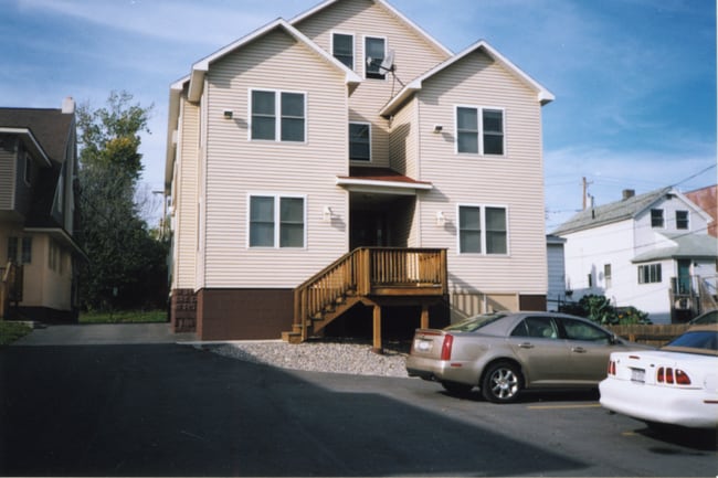 330-332 Green St in Syracuse, NY - Foto de edificio - Building Photo