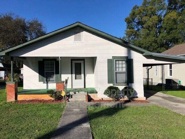 property at 711 Flegal Ave