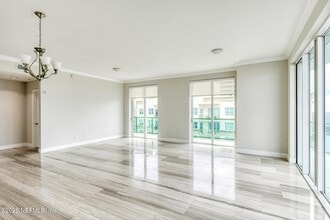 1431 Riverplace Blvd, Unit 2704 in Jacksonville, FL - Building Photo - Building Photo