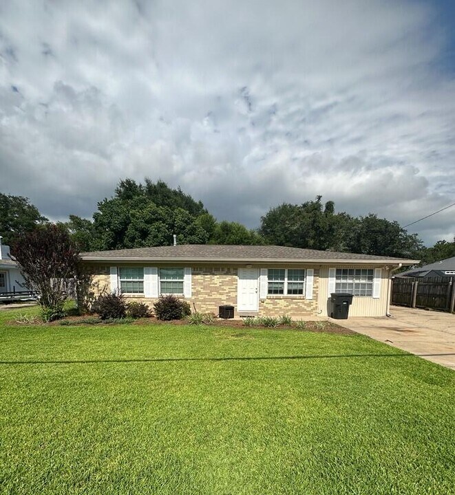 103 Baker Ave NW in Fort Walton Beach, FL - Building Photo