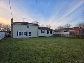 161 Foxpoint W in Buffalo, NY - Building Photo - Building Photo