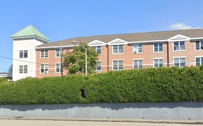 42 Vernon St in Worcester, MA - Building Photo - Building Photo