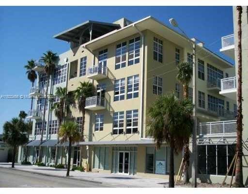 property at 425 N Andrews Ave