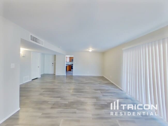 6006 W Medlock Dr in Glendale, AZ - Building Photo - Building Photo