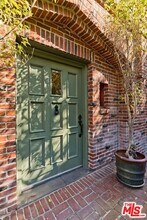 1260 Flores St in West Hollywood, CA - Building Photo - Building Photo