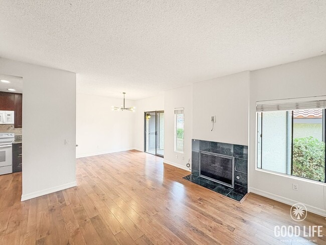 property at 992 Lupine Hills Dr