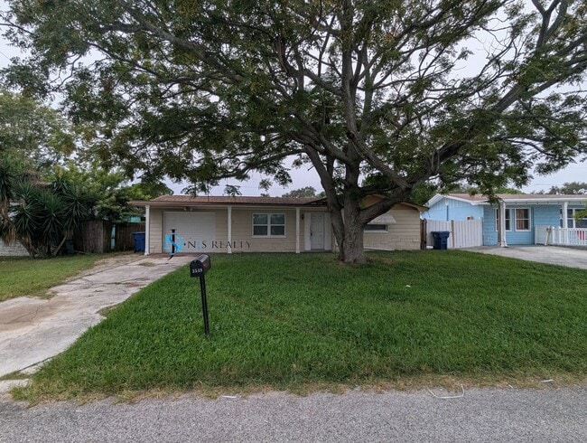 3549 Devonshire Dr in Holiday, FL - Building Photo - Building Photo