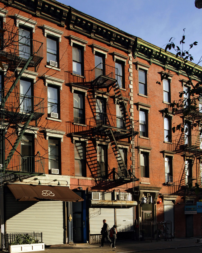 3 Bleecker St in New York, NY - Building Photo - Building Photo