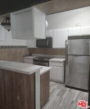 18433 Hatteras St in Los Angeles, CA - Building Photo - Building Photo