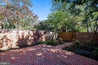 6317 Olde Towne Ct in Alexandria, VA - Building Photo - Building Photo