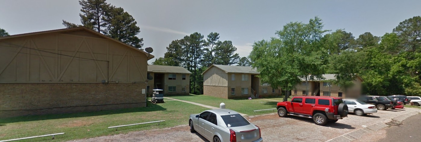 900 Wildwood Rd in Daingerfield, TX - Building Photo