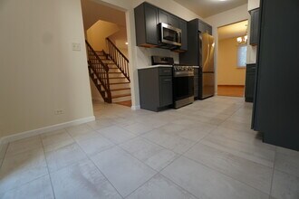 1613 Leytonstone Dr in Wheaton, IL - Building Photo - Building Photo