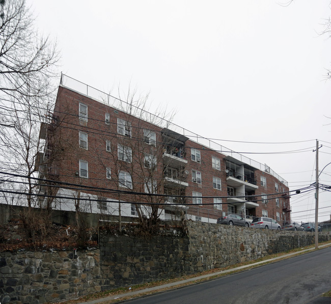 287 Palisade Ave in Yonkers, NY - Foto de edificio - Building Photo