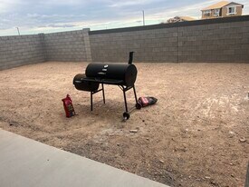 18399 W Jessie Ln in Surprise, AZ - Building Photo