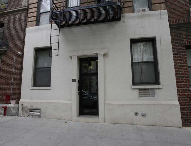 121 E 82nd St in New York, NY - Building Photo - Building Photo