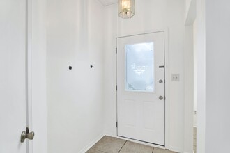 601 E Burgess Rd in Pensacola, FL - Building Photo - Building Photo