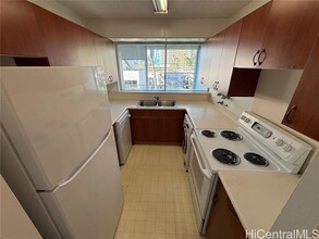 439 Keoniana St in Honolulu, HI - Building Photo - Building Photo