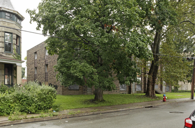 5620 Rippey St in Pittsburgh, PA - Foto de edificio - Building Photo