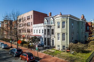 418 Seward Sq SE in Washington, DC - Foto de edificio - Building Photo