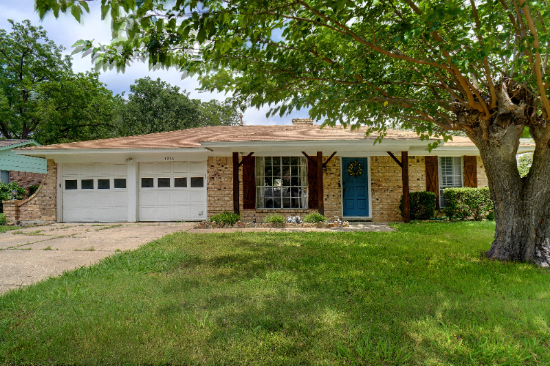 1711 Castle Rd in Arlington, TX - Foto de edificio