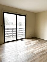 950 Edgar Dr in Charleston, IL - Building Photo