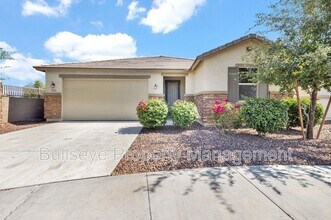 17345 W Spur Dr in Surprise, AZ - Building Photo - Building Photo