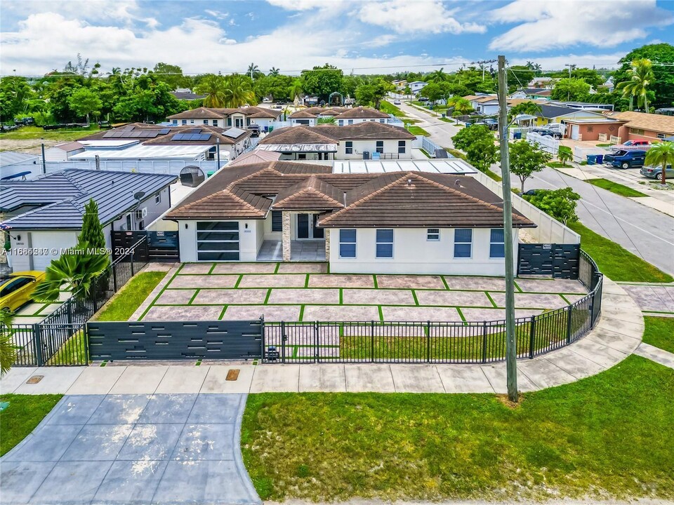 18000 SW 110th Ave in Miami, FL - Building Photo