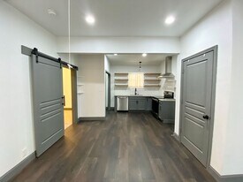 828 Dakota St in San Antonio, TX - Building Photo