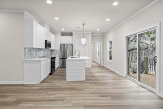 30 Wood Glen Dr in Wimberley, TX - Building Photo - Building Photo