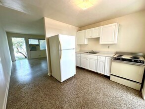 5712 Pinewood Ave in West Palm Beach, FL - Building Photo - Building Photo