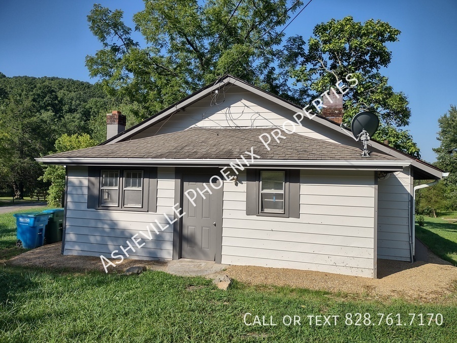 40 Little Knob Rd in Asheville, NC - Building Photo