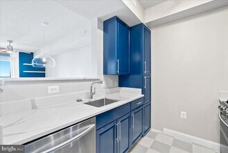 11760 Sunrise Valley Dr, Unit 909 in Reston, VA - Building Photo - Building Photo