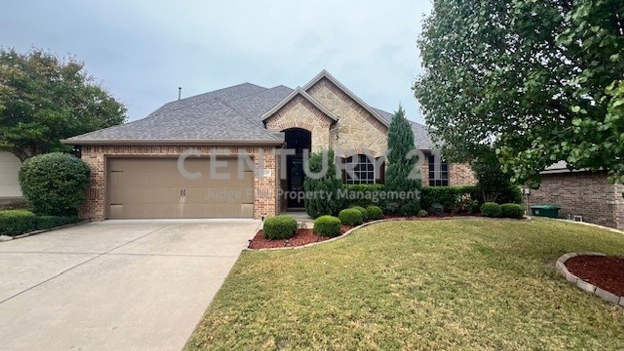 11129 Castle Oak Ln in Fort Worth, TX - Building Photo