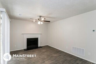 2450 Northmill Ln in Decatur, GA - Foto de edificio - Building Photo