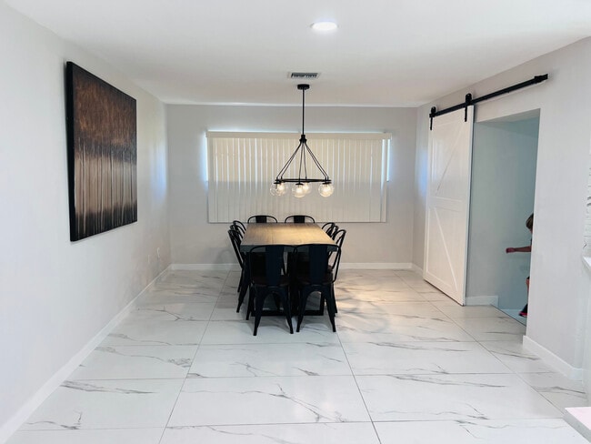 4439 Parrot Ave in Naples, FL - Building Photo - Building Photo