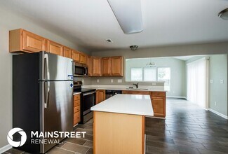 140 Crestwood Dr in Mount Holly, NC - Building Photo - Building Photo