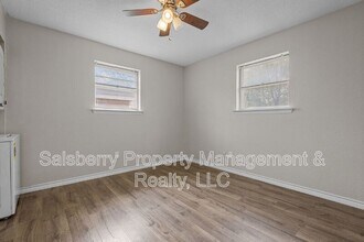 1213 NW 3rd Ave in Mineral Wells, TX - Building Photo - Building Photo