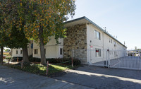 El Royale Apartments in San Bernardino, CA - Foto de edificio - Building Photo