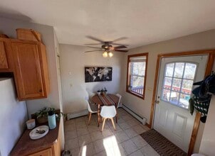 33B Parsons St, Unit B in Easthampton, MA - Building Photo - Building Photo