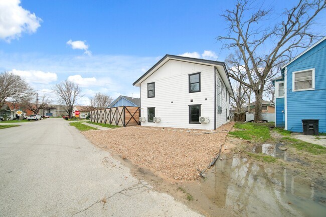 807 Cullen Blvd-Unit -2 in Houston, TX - Building Photo - Building Photo