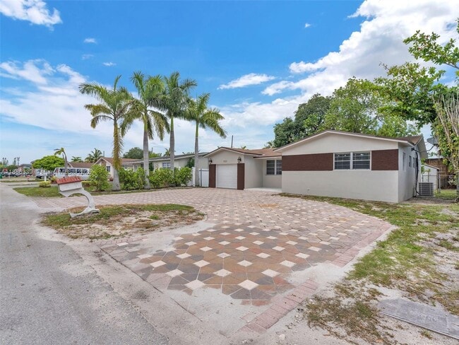 6525 SW 18th St in Miramar, FL - Building Photo - Building Photo