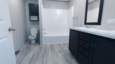 2500 Mann Rd in Clarkston, MI - Building Photo - Building Photo