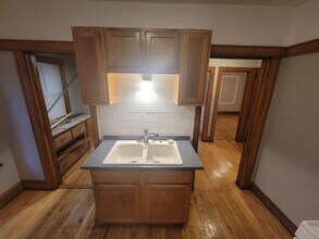 2634 N 24th St, Unit Lower in Milwaukee, WI - Building Photo - Building Photo