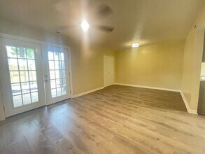 5812 E Hastings Arch in Virginia Beach, VA - Building Photo - Building Photo