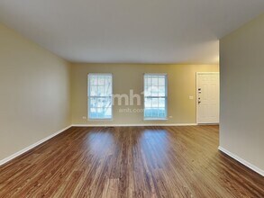 2611 Sierra Ave in Plainfield, IL - Foto de edificio - Building Photo