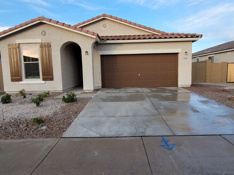 260 E Hawaii Dr in Casa Grande, AZ - Building Photo